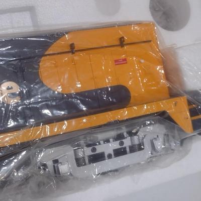 USA Trains 1:29 Scale Santa Fe EMD NW-2 Calf Diesel Locomotive R22003 with Box (#3)
