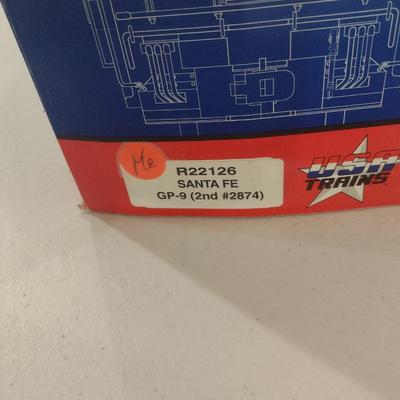 USA Trains 1:29 Santa Fe EMD GP7 Locomotive R22126 with Box (#13)