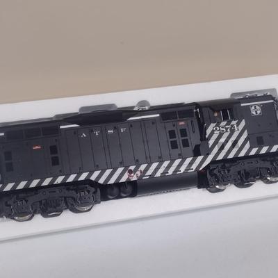 USA Trains 1:29 Santa Fe EMD GP7 Locomotive R22126 with Box (#13)