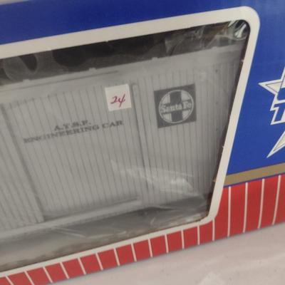 USA Trains 1:29 Scale Santa Fe Engineering Car R1855 with Box (#24)