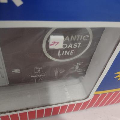 USA Trains 1:29 Scale Atlantic Coast Line 40' Box Car R19211B with Box (#27)