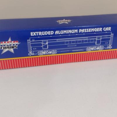 USA Trains 1:29 Extruded Aluminum Santa Fe Super Chief RPO Car R31001 with Box (#42)