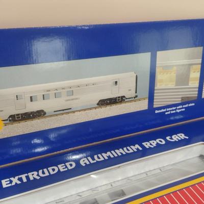 USA Trains 1:29 Extruded Aluminum Santa Fe Super Chief RPO Car R31001 with Box (#42)