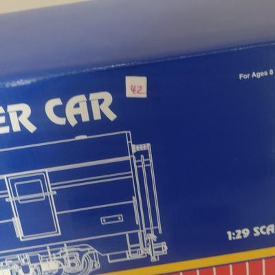 USA Trains 1:29 Extruded Aluminum Santa Fe Super Chief RPO Car R31001 with Box (#42)