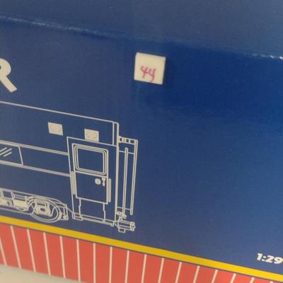 USA Trains 1:29 Extruded Aluminum Santa Fe Super Chief Coach Car #1 R31001 with Box (#44)