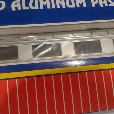 USA Trains 1:29 Extruded Aluminum Santa Fe Super Chief Coach Car #1 R31001 with Box (#44)