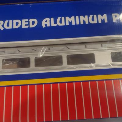 USA Trains 1:29 Extruded Aluminum Santa Fe Super Chief Vista Dome #1 R31006 with Box (#45)