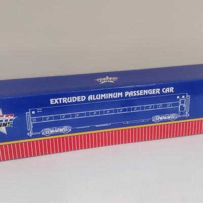 USA Trains 1:29 Extruded Aluminum Santa Fe Super Chief Vista Dome #1 R31006 with Box (#45)