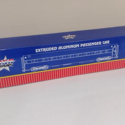 USA Trains 1:29 Extruded Aluminum Santa Fe Super Chief Combine Car #1 R31003 with Box (#46)