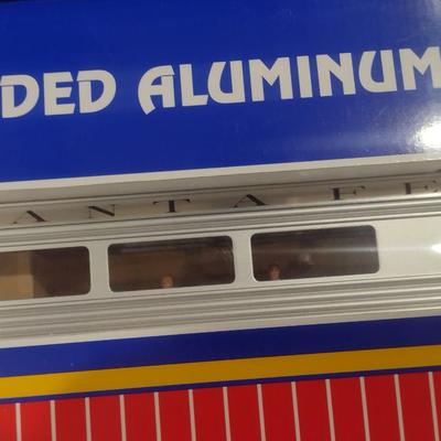 USA Trains 1:29 Extruded Aluminum Santa Fe Super Chief Vista Dome #4 R31007-2 with Box (#48)