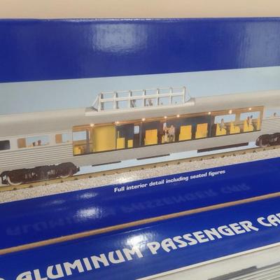 USA Trains 1:29 Extruded Aluminum Santa Fe Super Chief Vista Dome #4 R31007-2 with Box (#48)