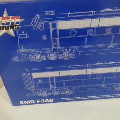 USA Trains 1:29 Limited Edition 99/175 Santa Fe Warbonnet Dual EMD 3 Locomotive Set Chrome Finish R22271 with Box