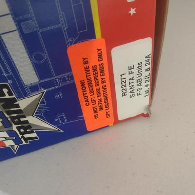 USA Trains 1:29 Limited Edition 99/175 Santa Fe Warbonnet Dual EMD 3 Locomotive Set Chrome Finish R22271 with Box