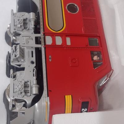 USA Trains 1:29 Limited Edition 99/175 Santa Fe Warbonnet Dual EMD 3 Locomotive Set Chrome Finish R22271 with Box