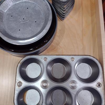 Contents of Cabinet- Assorted Bakeware