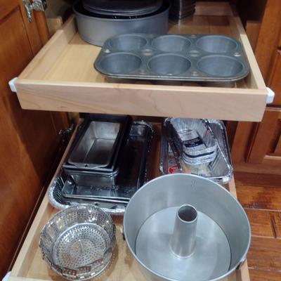 Contents of Cabinet- Assorted Bakeware