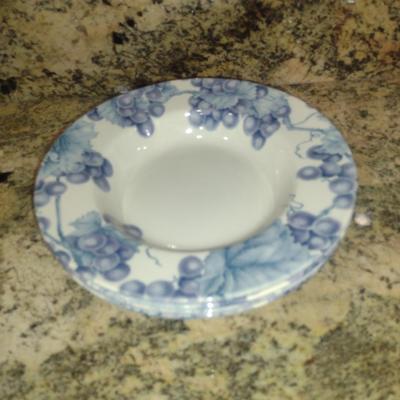 Pier 1 'Vineyard' Pattern Soup Bowls- Four Pieces