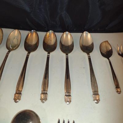 Holmes & Edwards Silver Plated Flatware with Wooden Storage Box- Approx 138 Pieces