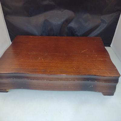 Holmes & Edwards Silver Plated Flatware with Wooden Storage Box- Approx 138 Pieces