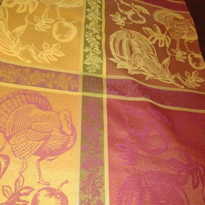 Autumn Design Table Coverings and Napkins (#2)