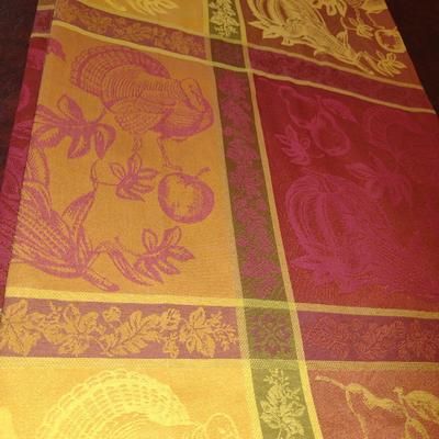 Autumn Design Table Coverings and Napkins (#2)