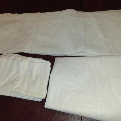 Table Cover and 8 Napkins- Lace Cover Measures Approx 55" x 75" (#8)