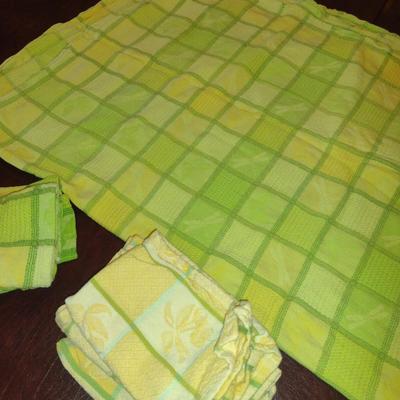 Table Cover and 8 Napkins- Lace Cover Measures Approx 64" x 98" (#9)