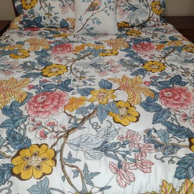 Floral Bed Coverlet Set with Shams and Accent Pillow- Queen Size