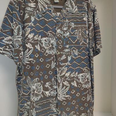 Quiksilver Men's Shirt- Size XL