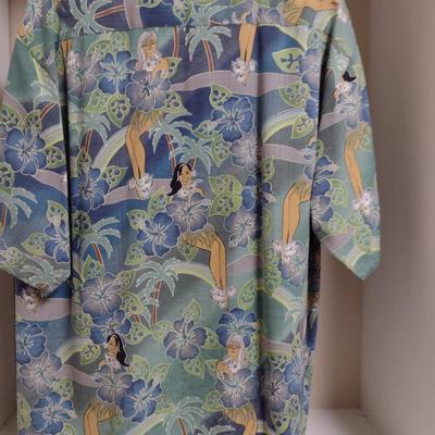Tommy Bahama Men's Shirt- Size XL