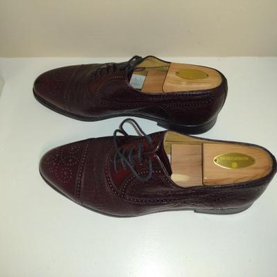 Vero Cuoio Italian Leather Men's Shoes- Burgundy Wingtips- Size 9 1/2 (#2)
