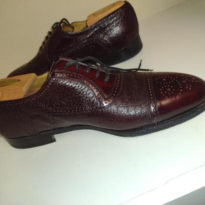 Vero Cuoio Italian Leather Men's Shoes- Burgundy Wingtips- Size 9 1/2 (#2)