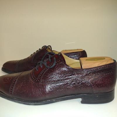 Vero Cuoio Italian Leather Men's Shoes- Burgundy Wingtips- Size 9 1/2 (#2)
