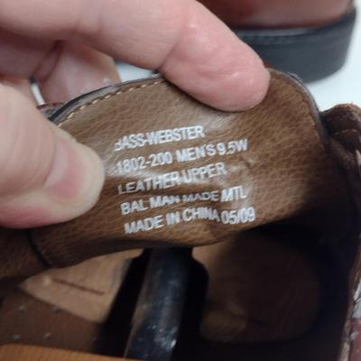Bass Leather Men's Shoes- Size 9 1/2 Wide (#6)