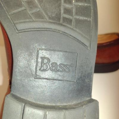 Bass Leather Men's Shoes- Size 9 1/2 Wide (#6)
