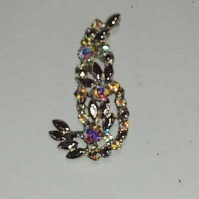 Assortment of Brooches/Pendants (#21)