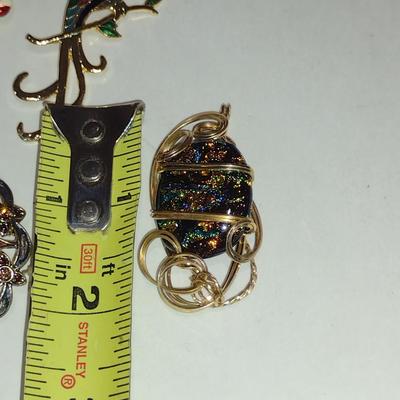 Assortment of Brooches/Pendants (#21)