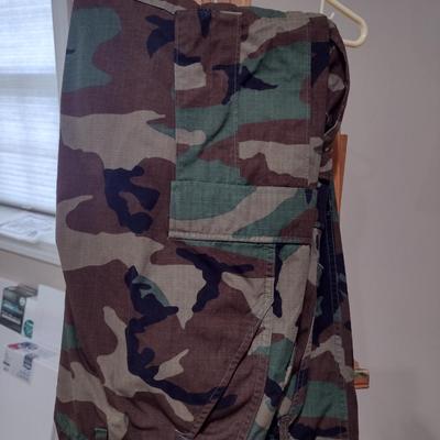 Camouflage Cold Weather Parka and Pants- Size Large