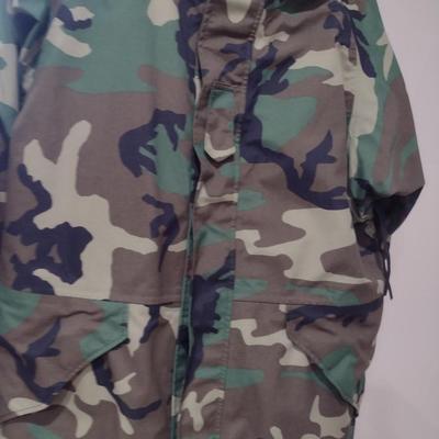 Camouflage Cold Weather Parka and Pants- Size Large