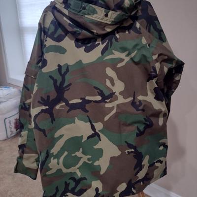 Camouflage Cold Weather Parka and Pants- Size Large