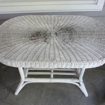 Antique White Wicker Side Table (FP)