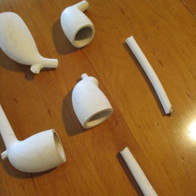 Vintage Clay Pijp Holland Goedewaagen Tobacco Pipe Gouda Holland Pieces (LR)