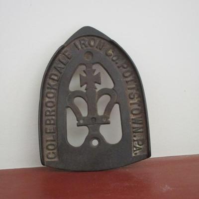 Vintage Sad Iron Trivet Colebrookdale Iron Co. Pottstown PA. (LR)