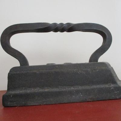Antique Cast Sad Iron Kitchen Doorstop (LR)