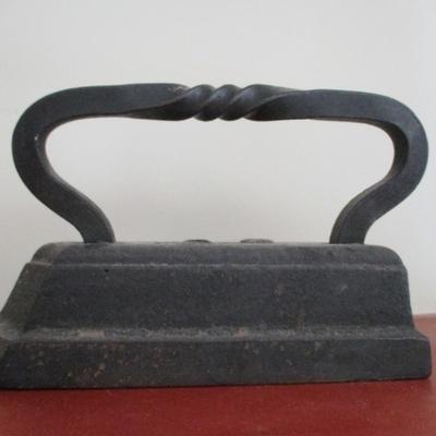 Antique Cast Sad Iron Kitchen Doorstop (LR)