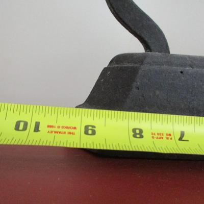 Antique Cast Sad Iron Kitchen Doorstop (LR)