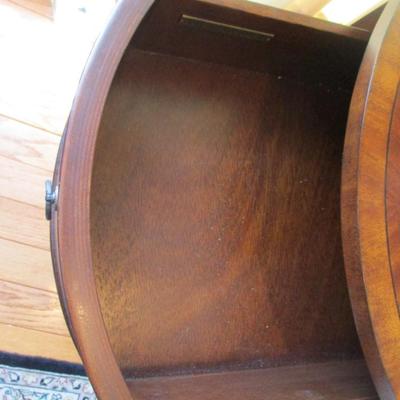Antique Ethan Allen Round Inlaid Crotch Mahogany 2 Drawer Side Table (LR)