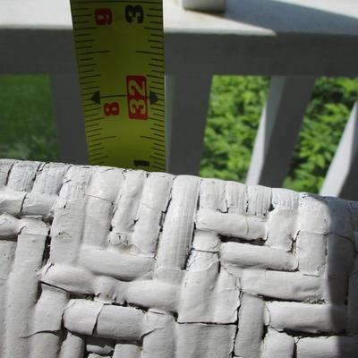 Vintage White Wicker Love Seat Settee (SR)