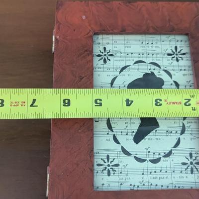 Vintage Silhouette Sewing Box (DR)