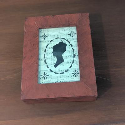 Vintage Silhouette Sewing Box (DR)